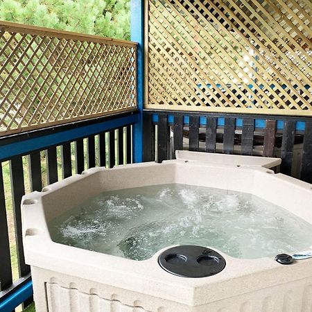 Rathlin Apartment - 2 Bedroom With Hot Tub 巴利卡斯尔 外观 照片